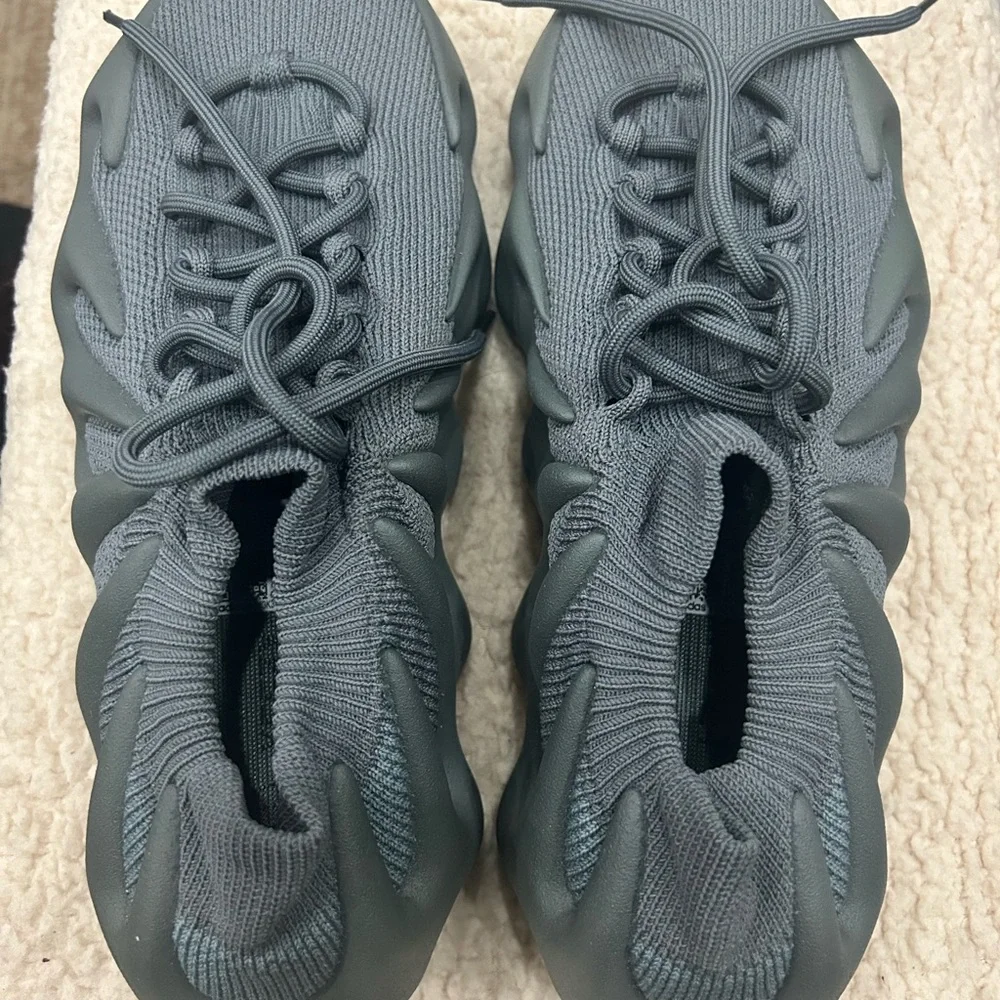 Men's Gray Sneakers - Picture 2 of 5